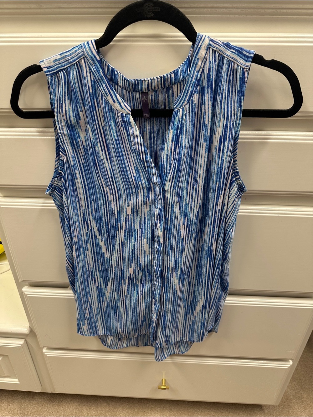 NYDJ Patterned Sleeveless V-Neck Top